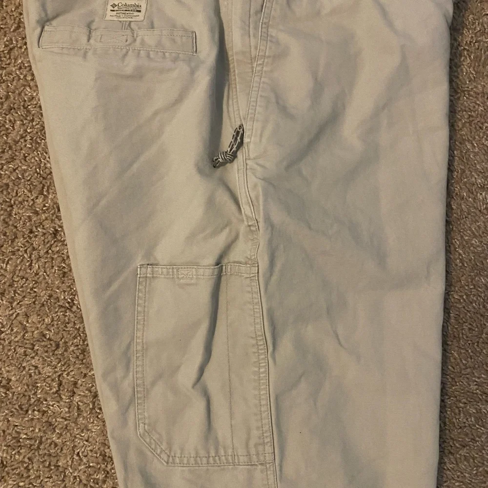 Columbia beige cargo pants Versatile Comfort